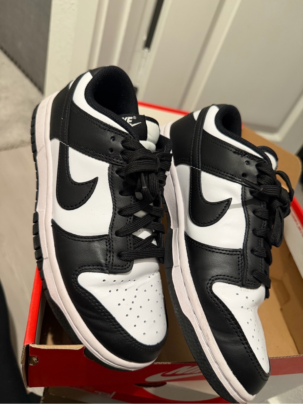 Nike Women’s Black/White Low-Top Sneakers